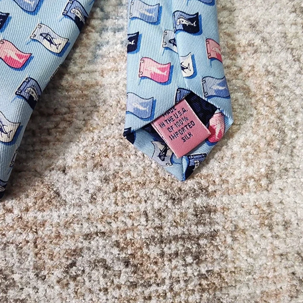 Vineyard Vines‎ Martha's Vineyard Silk Necktie Blue Flags Prep Academia Classic